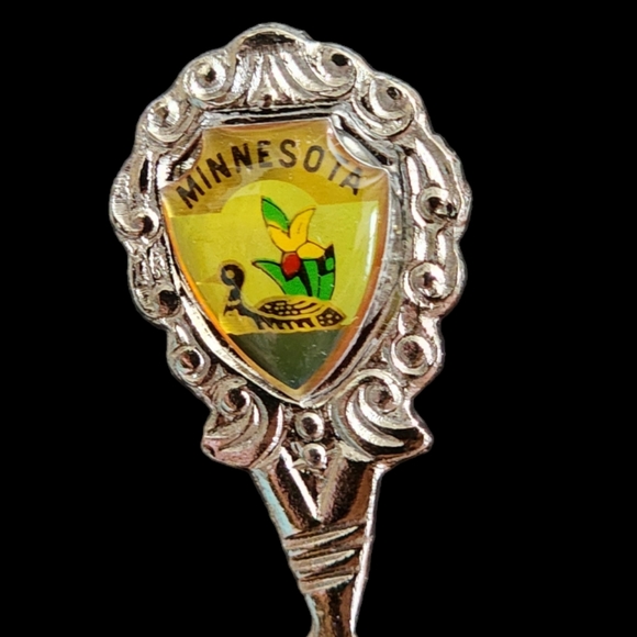 Three Vintage Minnesota souvenir spoons - Picture 6 of 10